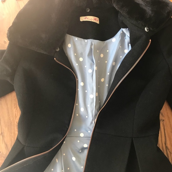 Australian Designer Wool Coat w/ Removable Collar - Picture 5 of 5